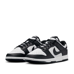 Un paio di Nike W Dunk Low Panda Footwear Un paio di Nike W Dunk Low Panda Footwear
