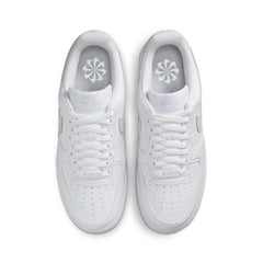 Un paio di Nike W Air Force 1 '07 Nn Footwear Un paio di Nike W Air Force 1 '07 Nn Footwear