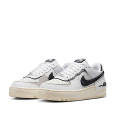 Un paio di Nike W Air Force 1 Shadow Footwear Un paio di Nike W Air Force 1 Shadow Footwear