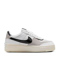 Un paio di Nike W Air Force 1 Shadow Footwear Un paio di Nike W Air Force 1 Shadow Footwear