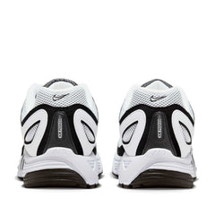 Un paio di Nike Air Pegasus 2005 Footwear Un paio di Nike Air Pegasus 2005 Footwear