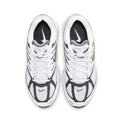 Un paio di Nike Air Pegasus 2005 Footwear Un paio di Nike Air Pegasus 2005 Footwear