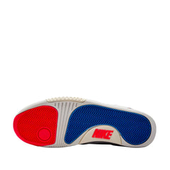 Un paio di Nike Air Tech Challenge 2 Footwear Un paio di Nike Air Tech Challenge 2 Footwear