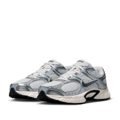 Un paio di Nike V5 Rnr Footwear Un paio di Nike V5 Rnr Footwear