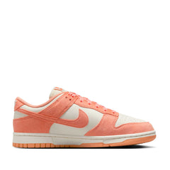 Un paio di Nike W Dunk Low Footwear Un paio di Nike W Dunk Low Footwear