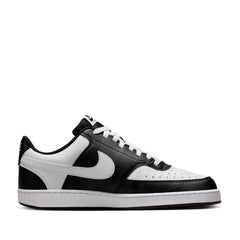 Un paio di Nike Court Vision Lo Footwear Un paio di Nike Court Vision Lo Footwear