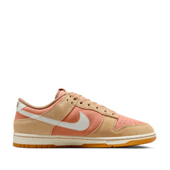 Un paio di Nike Dunk Low Retro Se Footwear Un paio di Nike Dunk Low Retro Se Footwear