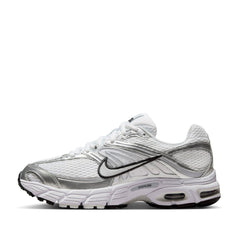 Un paio di Nike W Air Max Moto 2k Footwear Un paio di Nike W Air Max Moto 2k Footwear