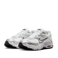 Un paio di Nike W Air Max Moto 2k Footwear Un paio di Nike W Air Max Moto 2k Footwear