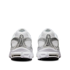 Un paio di Nike W Air Max Moto 2k Footwear Un paio di Nike W Air Max Moto 2k Footwear
