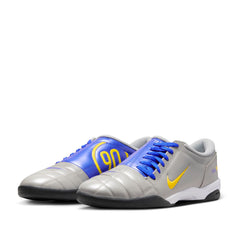 Un paio di Nike Total 90 Footwear Un paio di Nike Total 90 Footwear