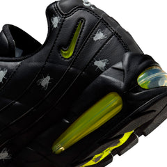Un paio di Nike Air Max 95 Og Qs Footwear Un paio di Nike Air Max 95 Og Qs Footwear