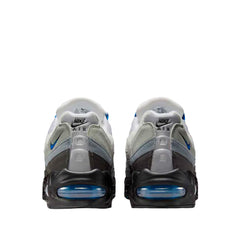 Un paio di Nike Air Max 95 Qs Footwear Un paio di Nike Air Max 95 Qs Footwear