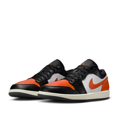 Un paio di Nike Jordan Air Jordan 1 Low Footwear Un paio di Nike Jordan Air Jordan 1 Low Footwear