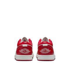Un paio di Nike Jordan Air Jordan 1 Low Footwear Un paio di Nike Jordan Air Jordan 1 Low Footwear