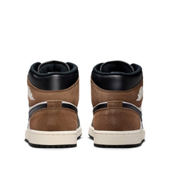 Un paio di Nike Jordan Air Jordan 1 Mid Footwear Un paio di Nike Jordan Air Jordan 1 Mid Footwear