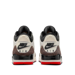 Un paio di Nike Jordan Air Jordan 3 Retro Father'S Day Footwear Un paio di Nike Jordan Air Jordan 3 Retro Father'S Day Footwear