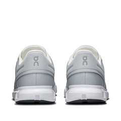 Un paio di On Cloud 6 Footwear Un paio di On Cloud 6 Footwear