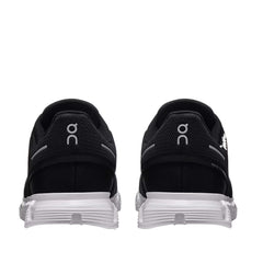 Un paio di On Cloud 6 Footwear Un paio di On Cloud 6 Footwear