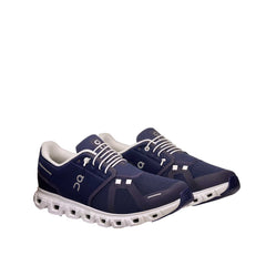 Un paio di On Cloud 6 Footwear Un paio di On Cloud 6 Footwear