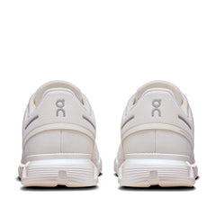 Un paio di On Cloud 6 Footwear Un paio di On Cloud 6 Footwear