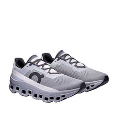 Un paio di On Cloudmster Footwear Un paio di On Cloudmster Footwear