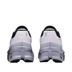 Un paio di On Cloudmster Footwear Un paio di On Cloudmster Footwear