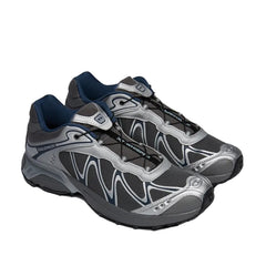 Un paio di Salomon Xt-Whisper Footwear Un paio di Salomon Xt-Whisper Footwear