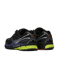 Un paio di Saucony Guide 7 Footwear Un paio di Saucony Guide 7 Footwear