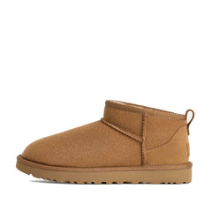 Un paio di Ugg Classic Ultra Mini Footwear Un paio di Ugg Classic Ultra Mini Footwear