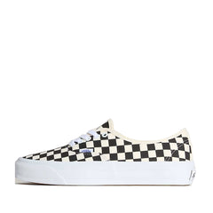 Un paio di Vans Lx Authentic Reissue 44 Footwear Un paio di Vans Lx Authentic Reissue 44 Footwear