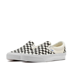Un paio di Vans Lx Slip-On Reissue 98 Footwear Un paio di Vans Lx Slip-On Reissue 98 Footwear