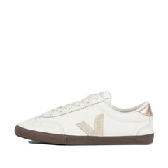 Un paio di Veja Volley Footwear Un paio di Veja Volley Footwear