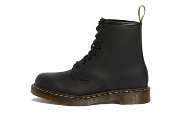 Un paio di Dr Martens 1460 8 Eye Boot Black Greasy Footwear Un paio di Dr Martens 1460 8 Eye Boot Black Greasy Footwear