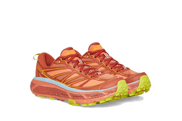 Un paio di Hoka One Mafate Speed 2 Footwear Un paio di Hoka One Mafate Speed 2 Footwear
