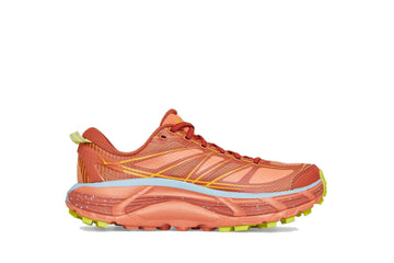 Un paio di Hoka One Mafate Speed 2 Footwear Un paio di Hoka One Mafate Speed 2 Footwear