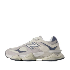 Un paio di New Balance U9060 Footwear Un paio di New Balance U9060 Footwear