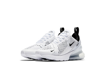 Un paio di Nike Air Max 270 Footwear Un paio di Nike Air Max 270 Footwear