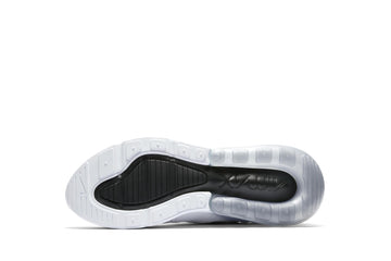 Un paio di Nike Air Max 270 Footwear Un paio di Nike Air Max 270 Footwear