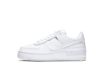 Un paio di Nike Air Force 1 Shadow Footwear Un paio di Nike Air Force 1 Shadow Footwear