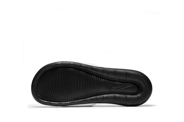 Un paio di Nike Victory One Slide Footwear Un paio di Nike Victory One Slide Footwear