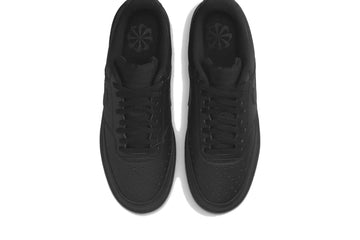 Un paio di Nike Court Vision Low Next Nature Footwear Un paio di Nike Court Vision Low Next Nature Footwear