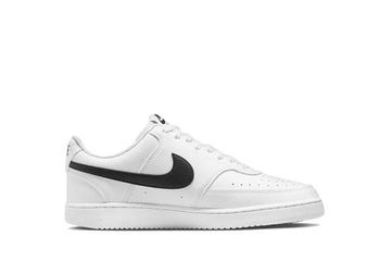 Un paio di Nike Court Vision Low Next Nature Footwear Un paio di Nike Court Vision Low Next Nature Footwear