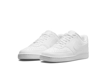 Un paio di Nike Court Vision Low Next Nature Footwear Un paio di Nike Court Vision Low Next Nature Footwear