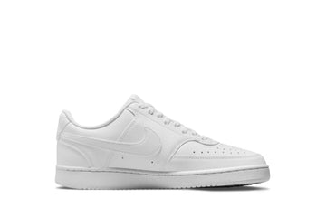 Un paio di Nike Court Vision Low Next Nature Footwear Un paio di Nike Court Vision Low Next Nature Footwear