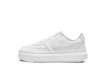 Un paio di Nike Court Vision Alta Footwear Un paio di Nike Court Vision Alta Footwear