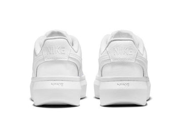 Un paio di Nike Court Vision Alta Footwear Un paio di Nike Court Vision Alta Footwear
