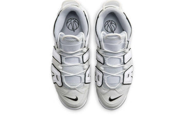 Un paio di Nike Air More Uptempo '96 Footwear Un paio di Nike Air More Uptempo '96 Footwear