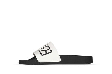 Un paio di Space23 Private Label Ciabatte Space 23 Footwear Un paio di Space23 Private Label Ciabatte Space 23 Footwear