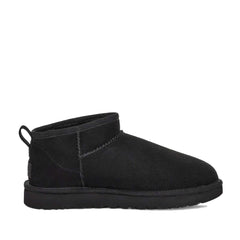 Un paio di Ugg Classic Ultra Mini Footwear Un paio di Ugg Classic Ultra Mini Footwear